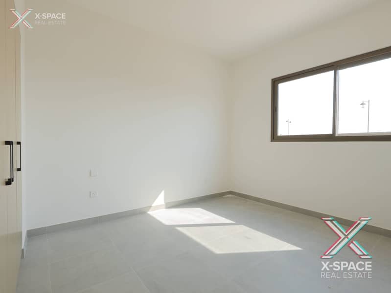Brand New | Spacious Layout | Single Row | Vacant - Image 11
