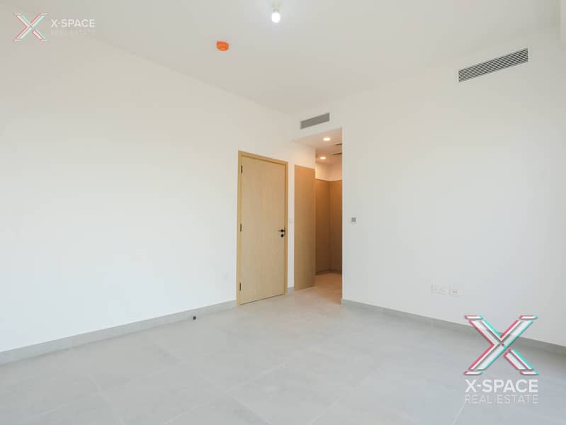 Brand New | Spacious Layout | Single Row | Vacant - Image 13