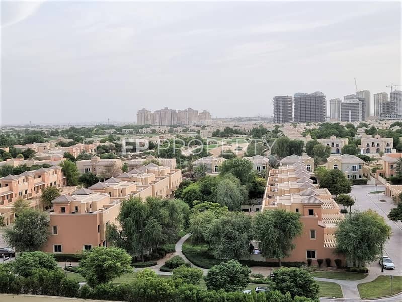 Chiller Free | Huge layout | Laundry space