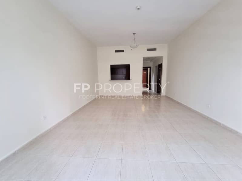 Chiller Free | Huge layout | Laundry space