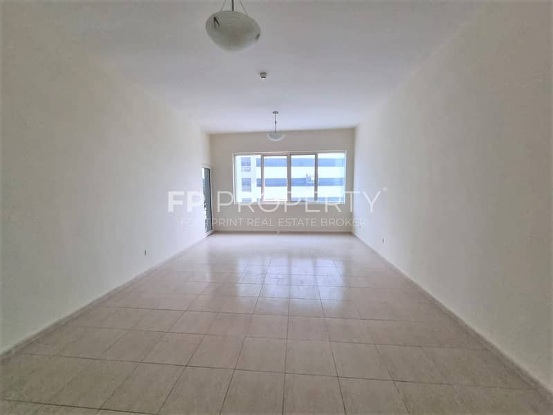 Chiller Free | Huge layout | Laundry space