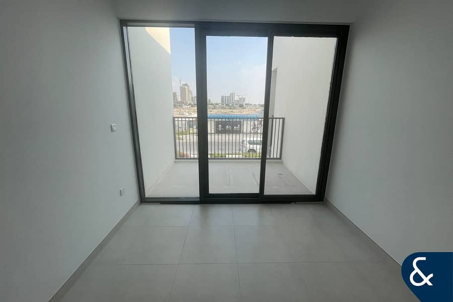 Single Row | Close to Pool | Open Plan - Image 13