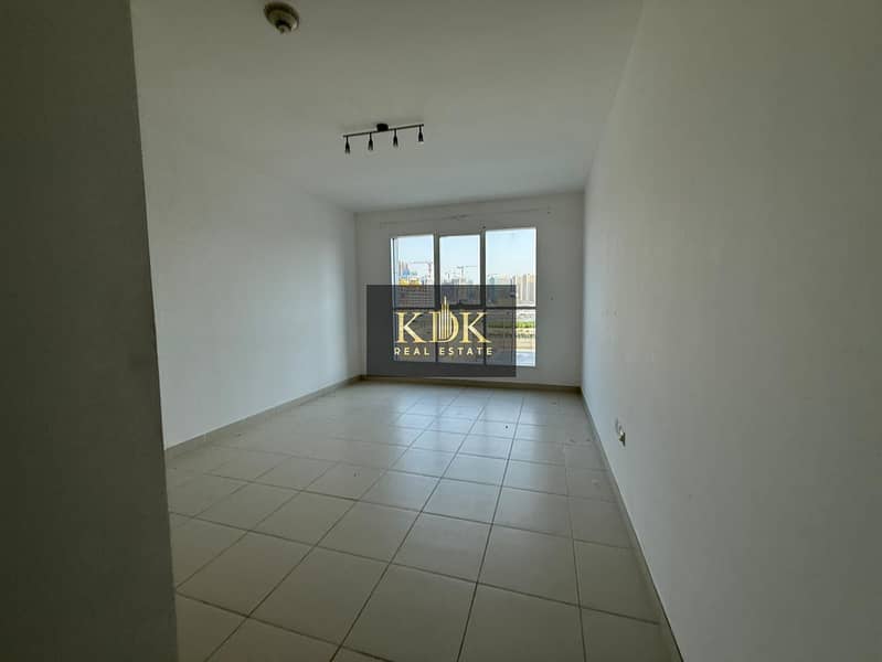 Unfurnished 1Bhk| Pool View| Ready to Move In