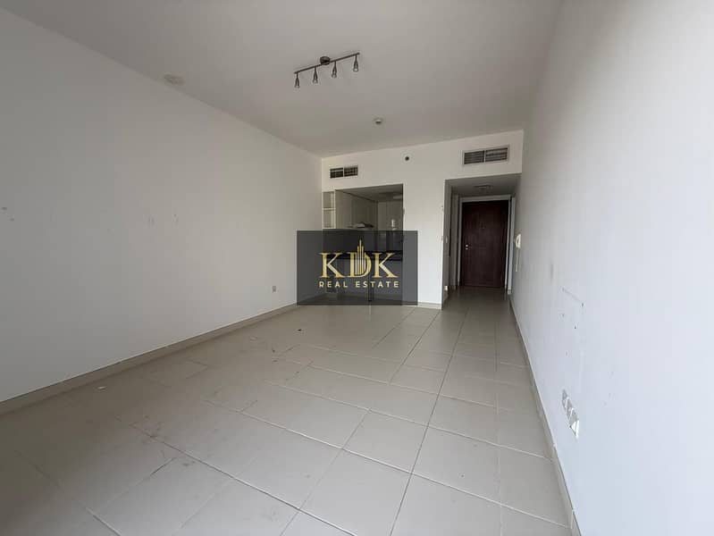 Unfurnished 1Bhk| Pool View| Ready to Move In