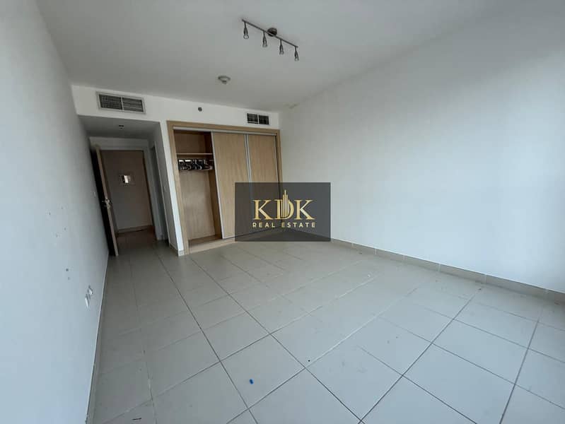 Unfurnished 1Bhk| Pool View| Ready to Move In