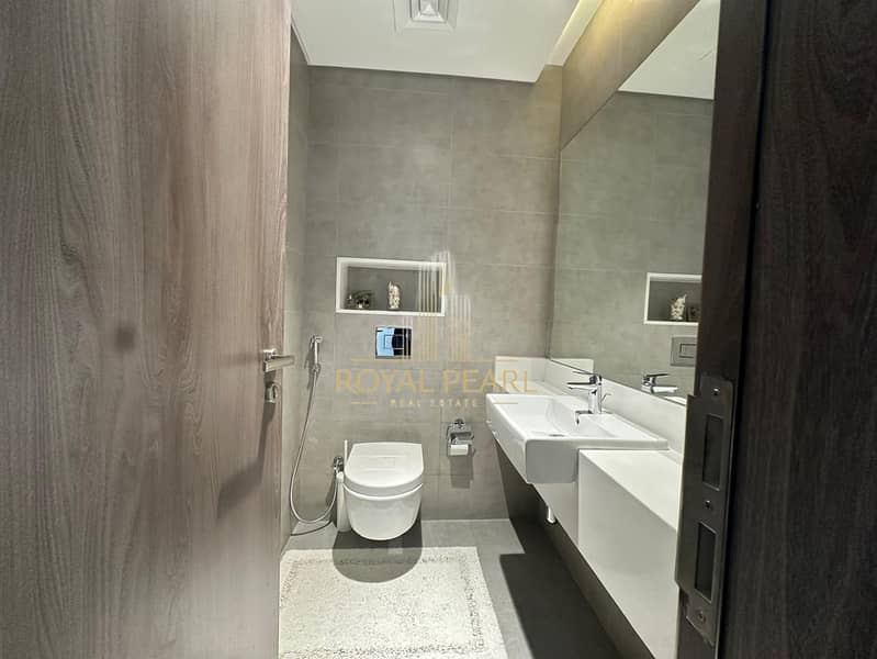 FULLY FURNISHED/ READY TO MOVE IN/LAGOON VIEWS/LOW FLOOR - Image 7