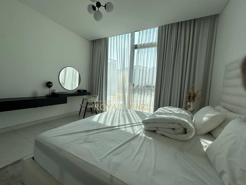 FULLY FURNISHED/ READY TO MOVE IN/LAGOON VIEWS/LOW FLOOR