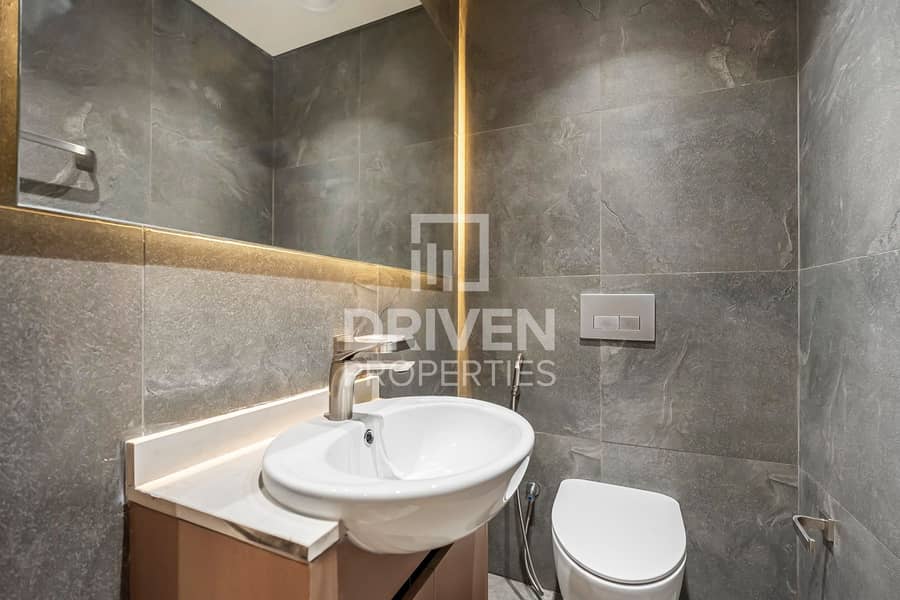 Biggest Layout | Skyline Marina View | Brand New - Image 9