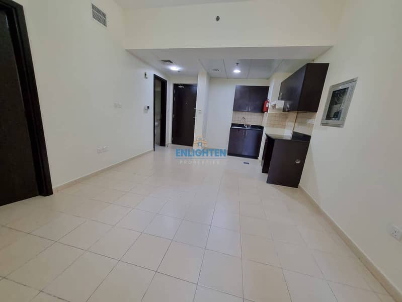 1 BEDROOM | HOT DEAL | SPECIOUS | MID FLOOR