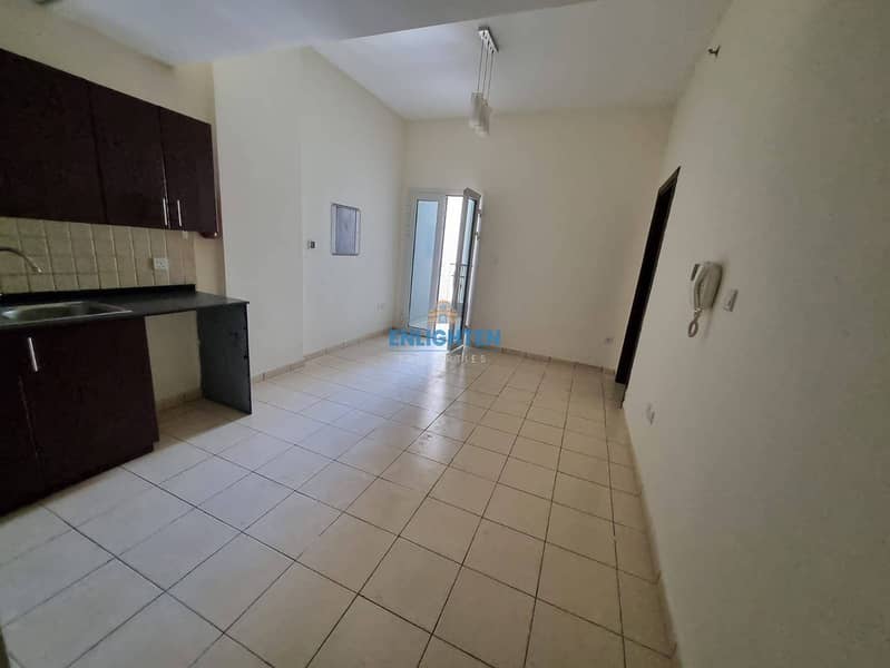 1 BEDROOM | HOT DEAL | SPECIOUS | MID FLOOR