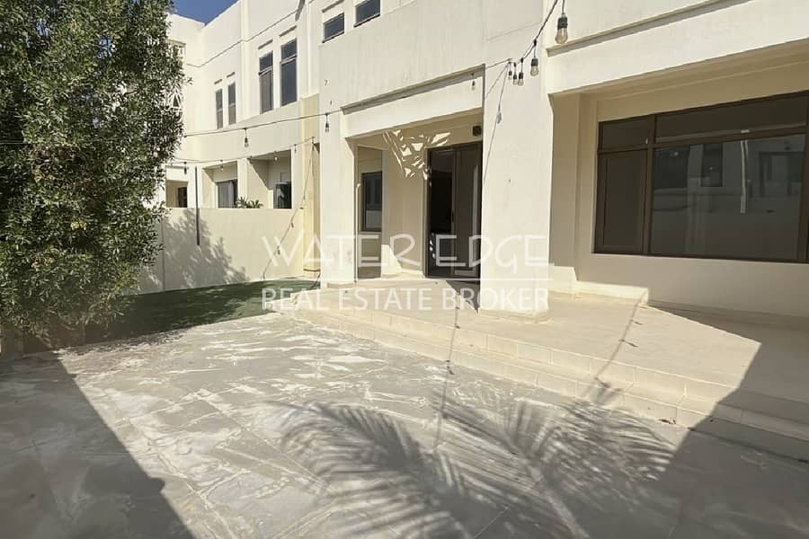 Type G | 4 BR + Maid | Vacant | Back to Back