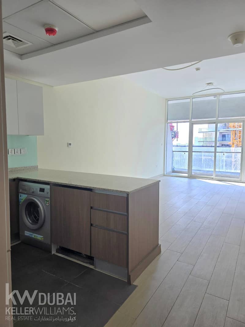 Creek View | Spacious | Ready to Move In