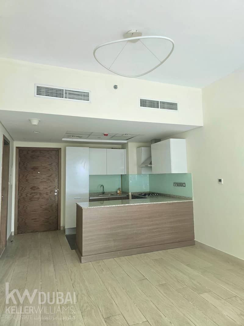 Creek View | Spacious | Ready to Move In