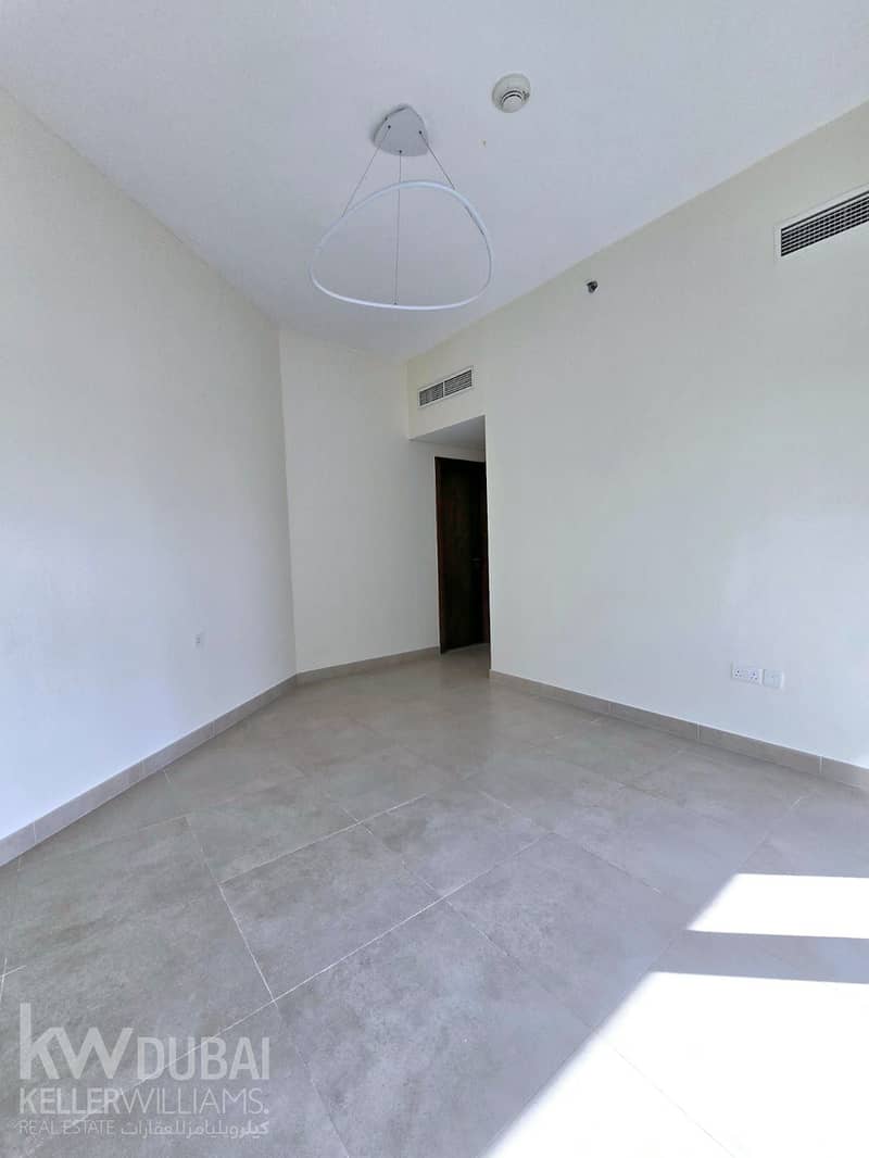 Creek View | Spacious | Ready to Move In