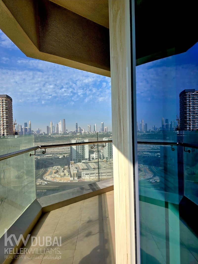 Creek View | Spacious | Ready to Move In