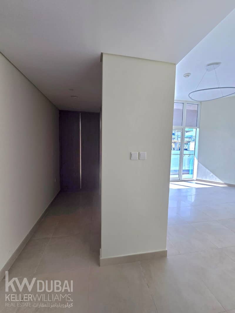 Creek View | Spacious | Ready to Move In - Image 16