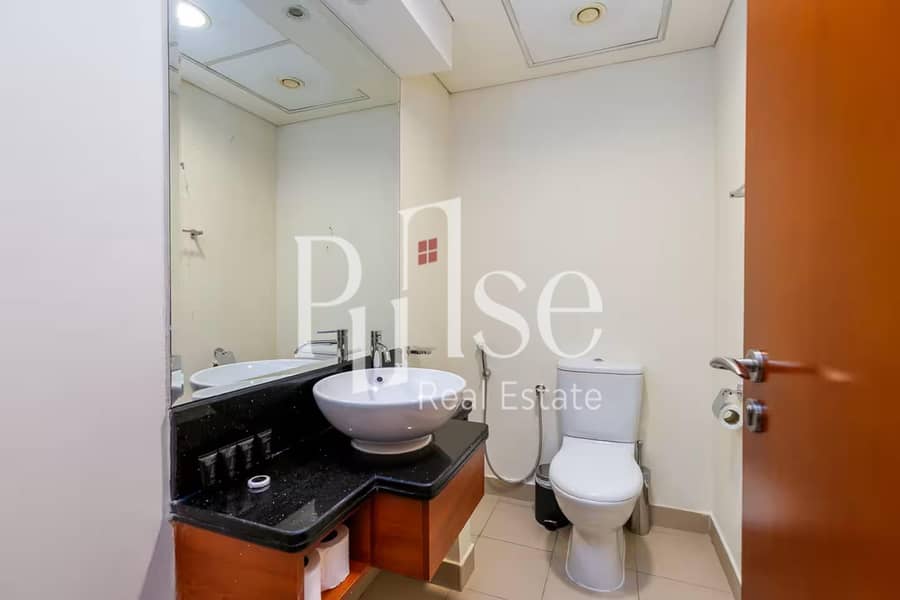 Spacious 1BR with Balcony | 2 Parking Spaces - Image 18