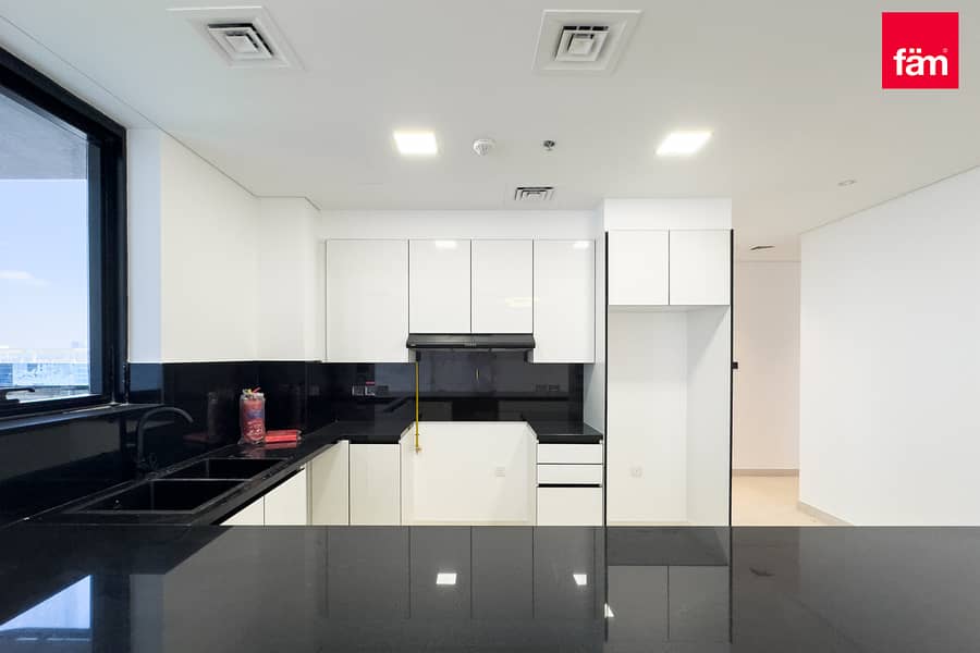 Vacant | Prime Location | Biggest Layout - Image 10