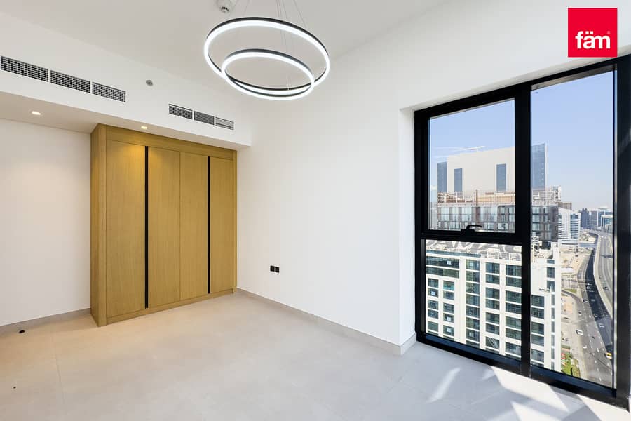 Vacant | Prime Location | Biggest Layout - Image 11