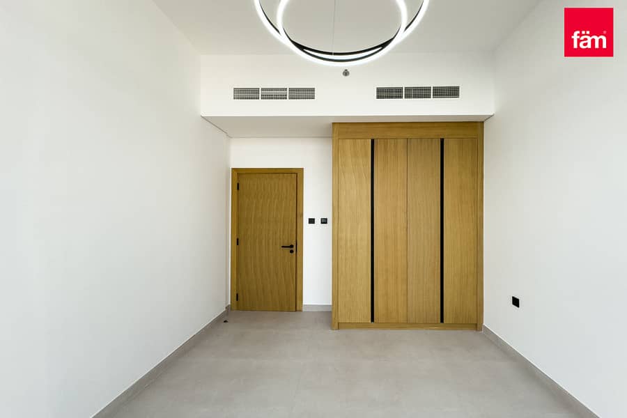 Vacant | Prime Location | Biggest Layout - Image 15