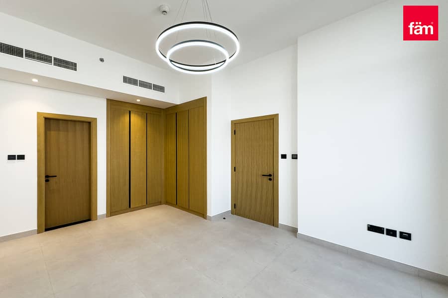 Vacant | Prime Location | Biggest Layout - Image 17