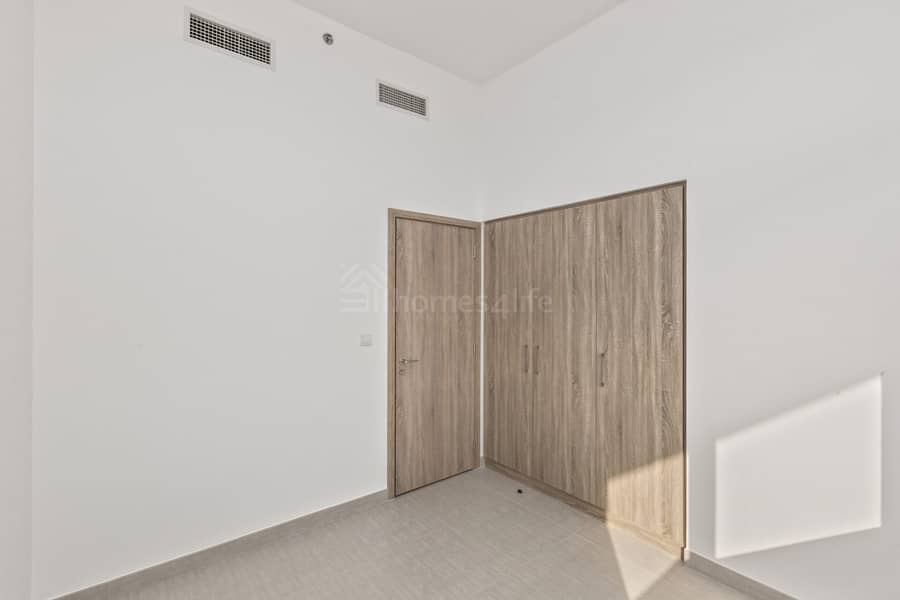 PEACEFUL CORNER LIVING | OPEN VIEW | VACANT UNIT - Image 7