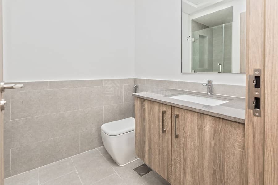 PEACEFUL CORNER LIVING | OPEN VIEW | VACANT UNIT - Image 9