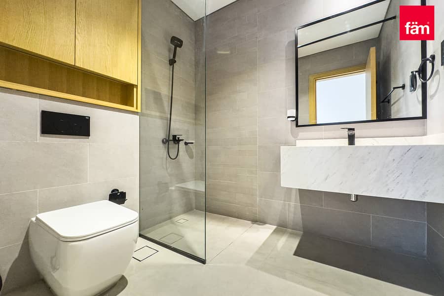 Vacant | Prime Location | Biggest Layout - Image 24