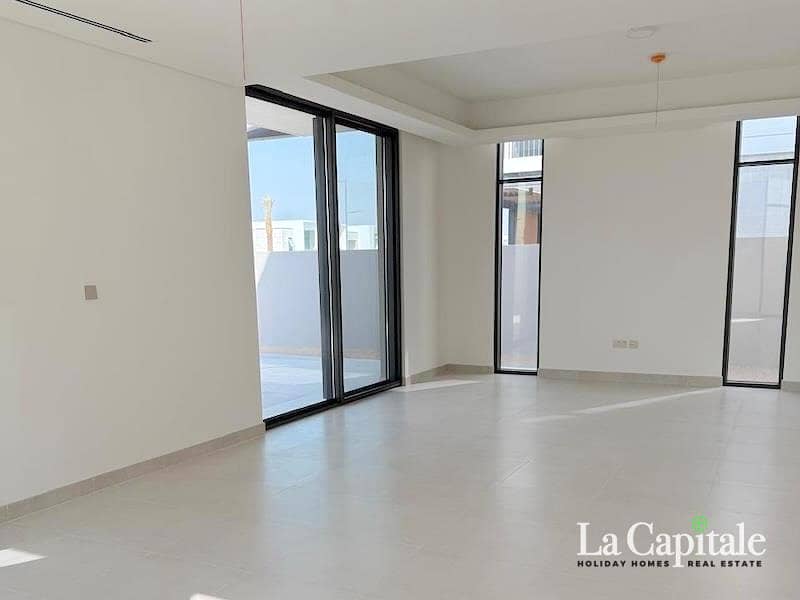 Modern Villa | Vacant | Walking Distance to Pool