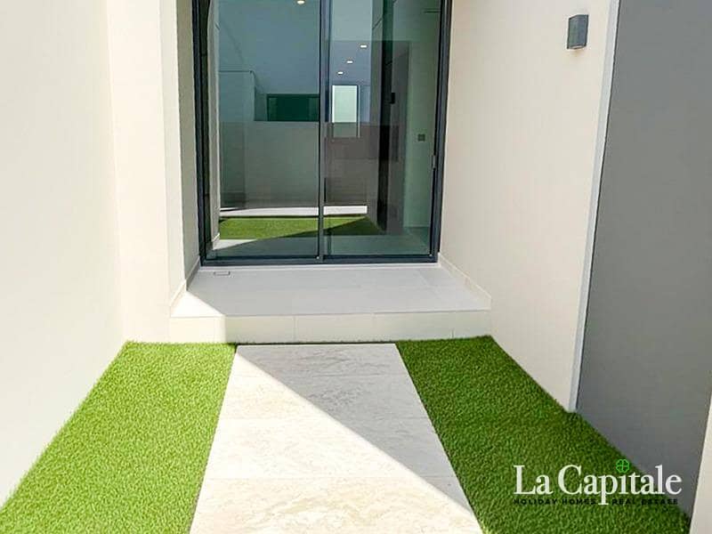 Modern Villa | Vacant | Walking Distance to Pool - Image 10