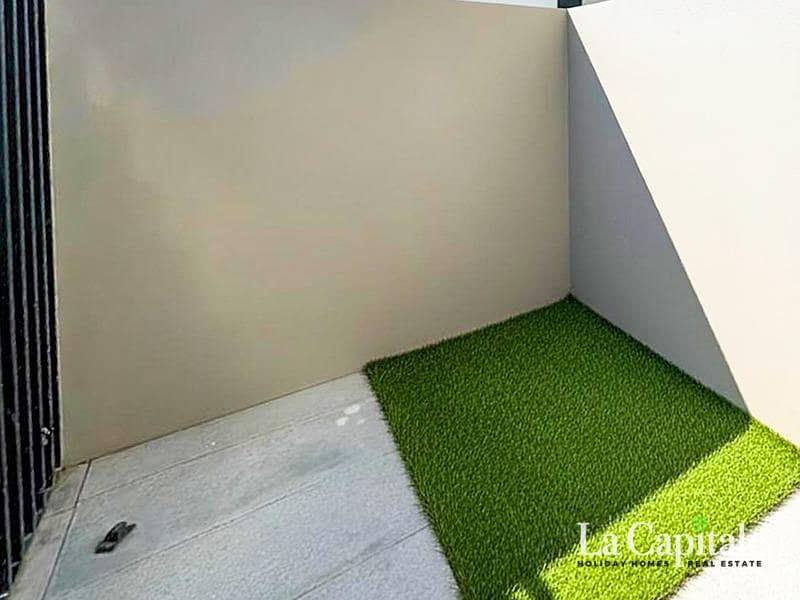 Modern Villa | Vacant | Walking Distance to Pool - Image 14