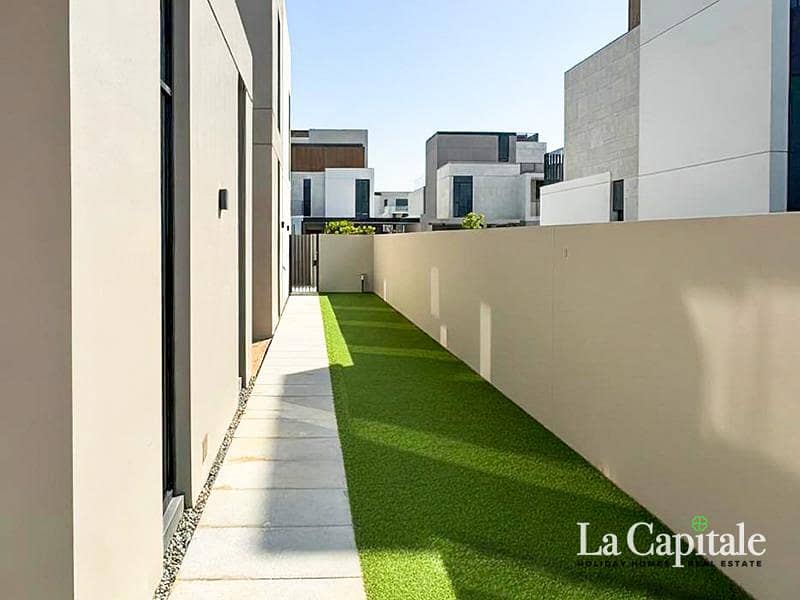 Modern Villa | Vacant | Walking Distance to Pool - Image 15