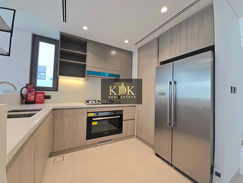 Landscaped | Upgraded | View now - Image 11