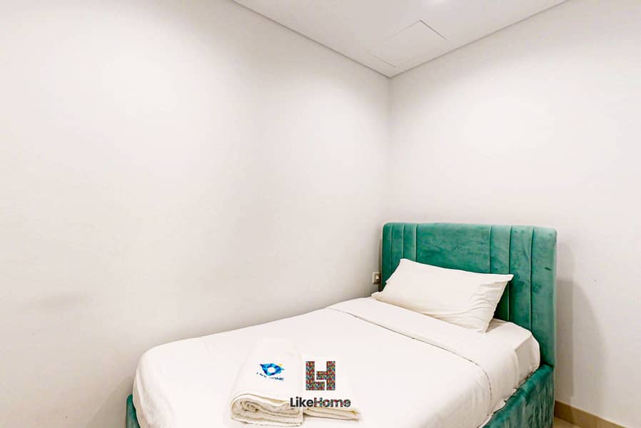 Exclusive September Only Offer: Modern Furnished Unit with Partial Sea View - Image 15