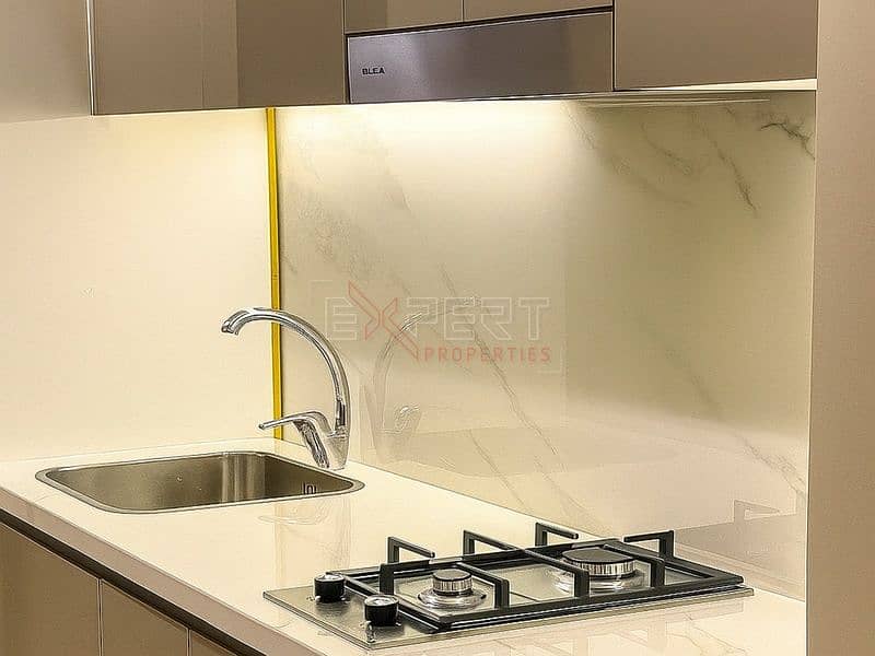 Prime Location | Semi-Furnished Studio | Close to Dubai Creek - Image 7