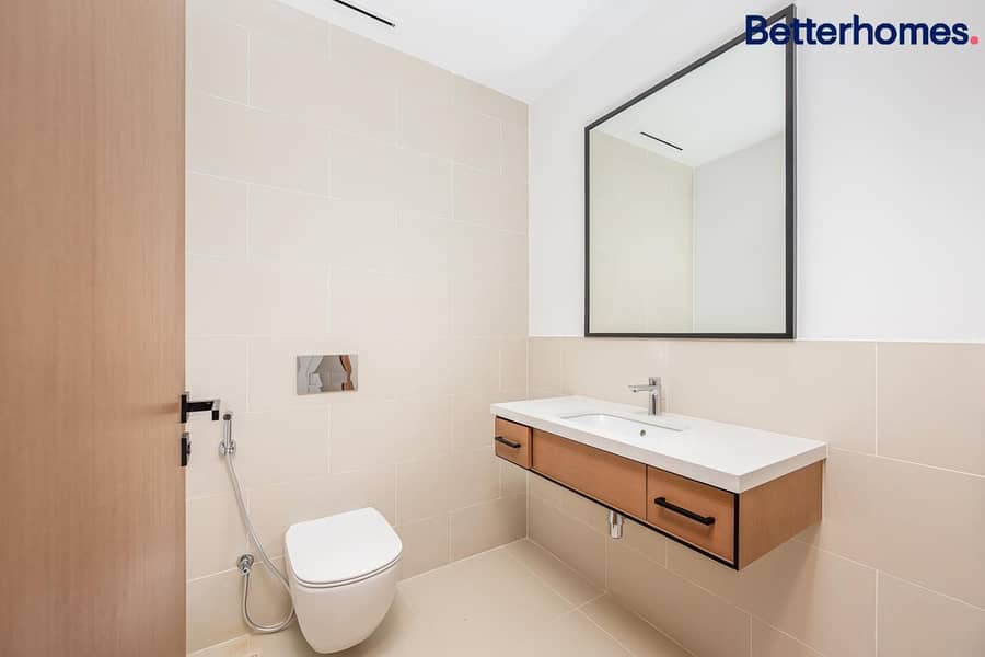 Full Marina View | Furnished | High Floor - Image 10