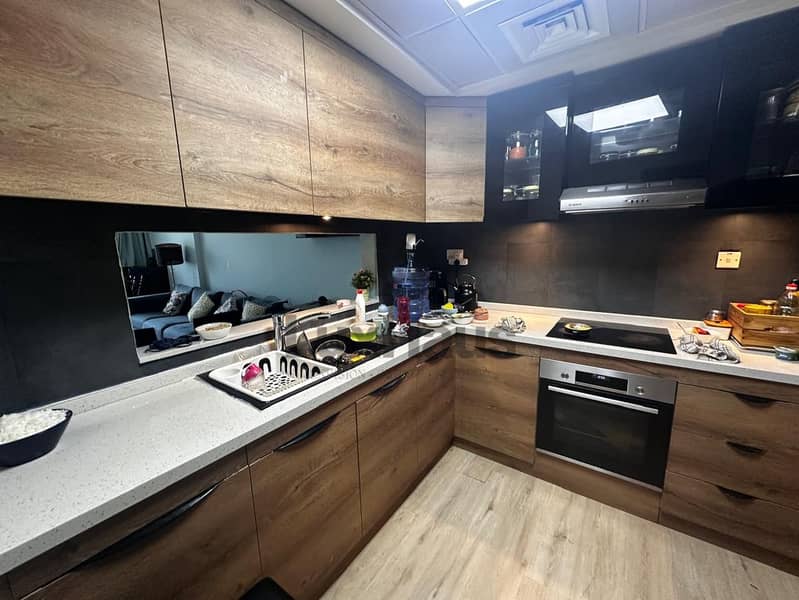 Fully Furnished | Upgraded | Low Floor | Simplex