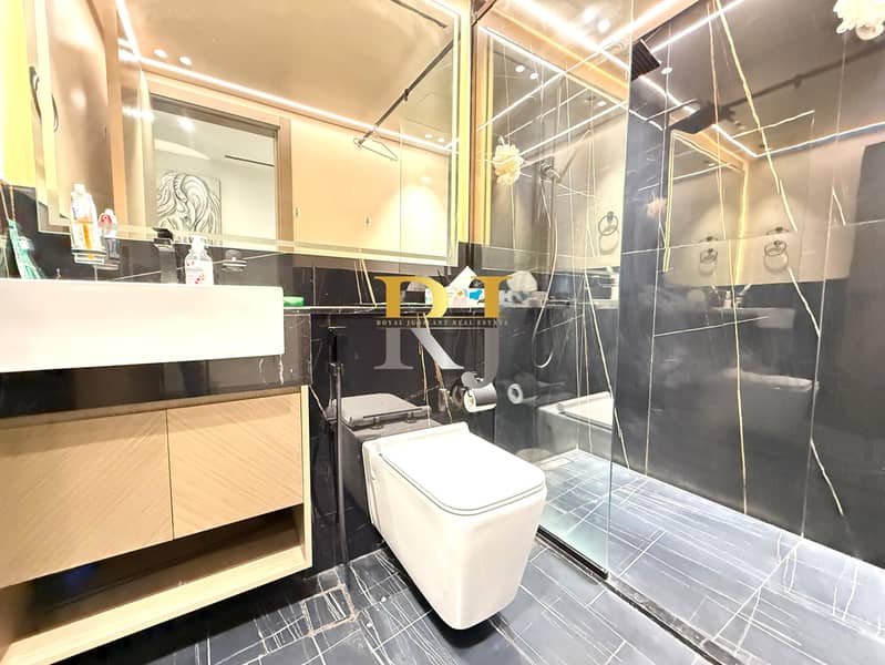 Elegant 3-Bedroom Apartment | Modern Design | Creek View