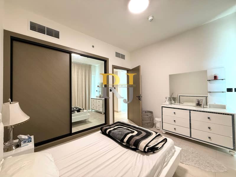 Elegant 3-Bedroom Apartment | Modern Design | Creek View - Image 13