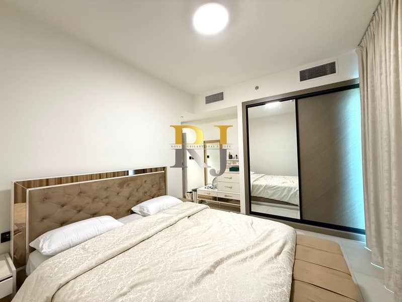 Elegant 3-Bedroom Apartment | Modern Design | Creek View - Image 14