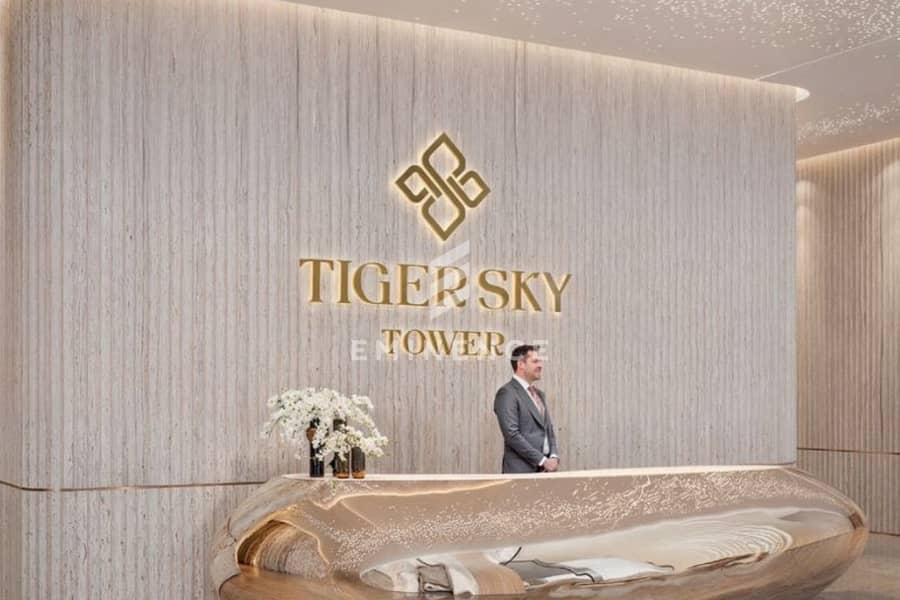 Stylish | Furnished | Balcony | Mid-Level - Image 12