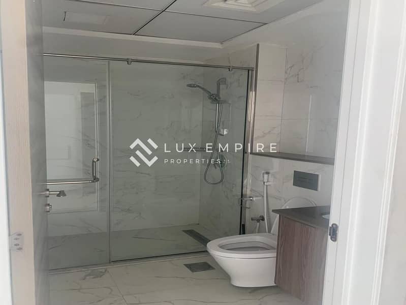 Spacious | High Floor | Community and Pool View - Image 9