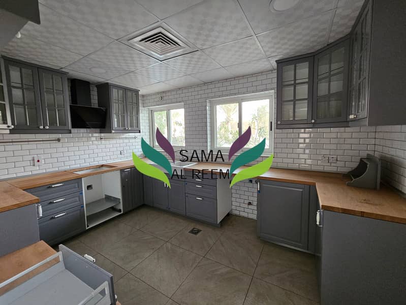 Spacious 3 Bedrooms + Maid Room | Private Garden - Image 10