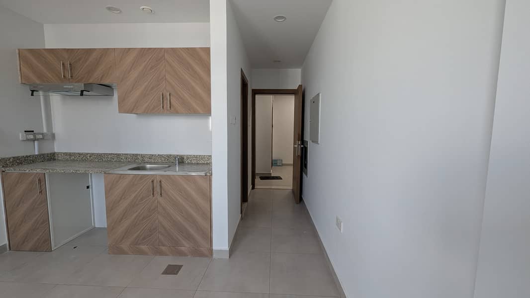 STUDIO |•| NEW BUILDING |•| SPACIOUS |•| MODERN FINISHING