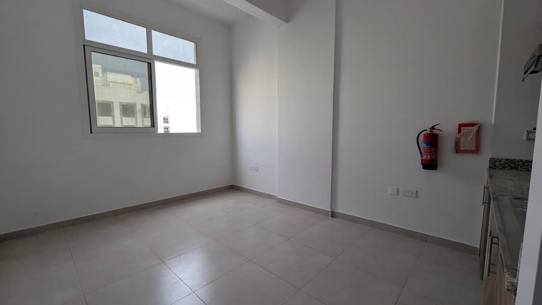 STUDIO |•| NEW BUILDING |•| SPACIOUS |•| MODERN FINISHING