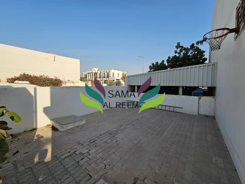 Spacious 3 Bedrooms + Maid Room | Private Garden - Image 20