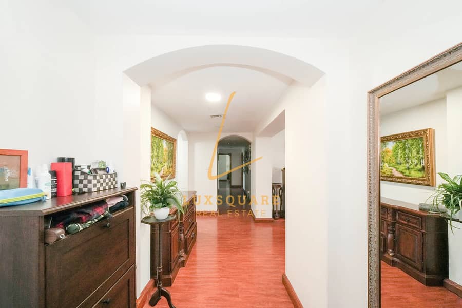 Exclusive I Upgraded I High Floor - Image 6