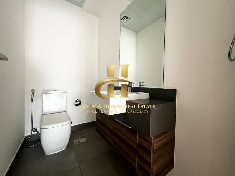 Fitted Kitchen | Ready to Move | Spacious Layout - Image 7