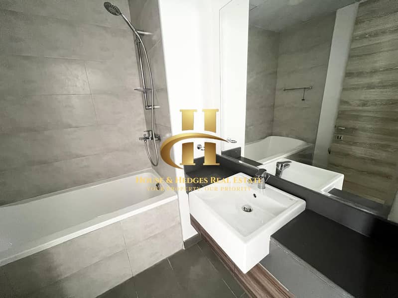 Fitted Kitchen | Ready to Move | Spacious Layout - Image 9