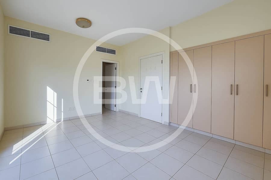 Vacant | Park and Pool | Lake View - Image 7